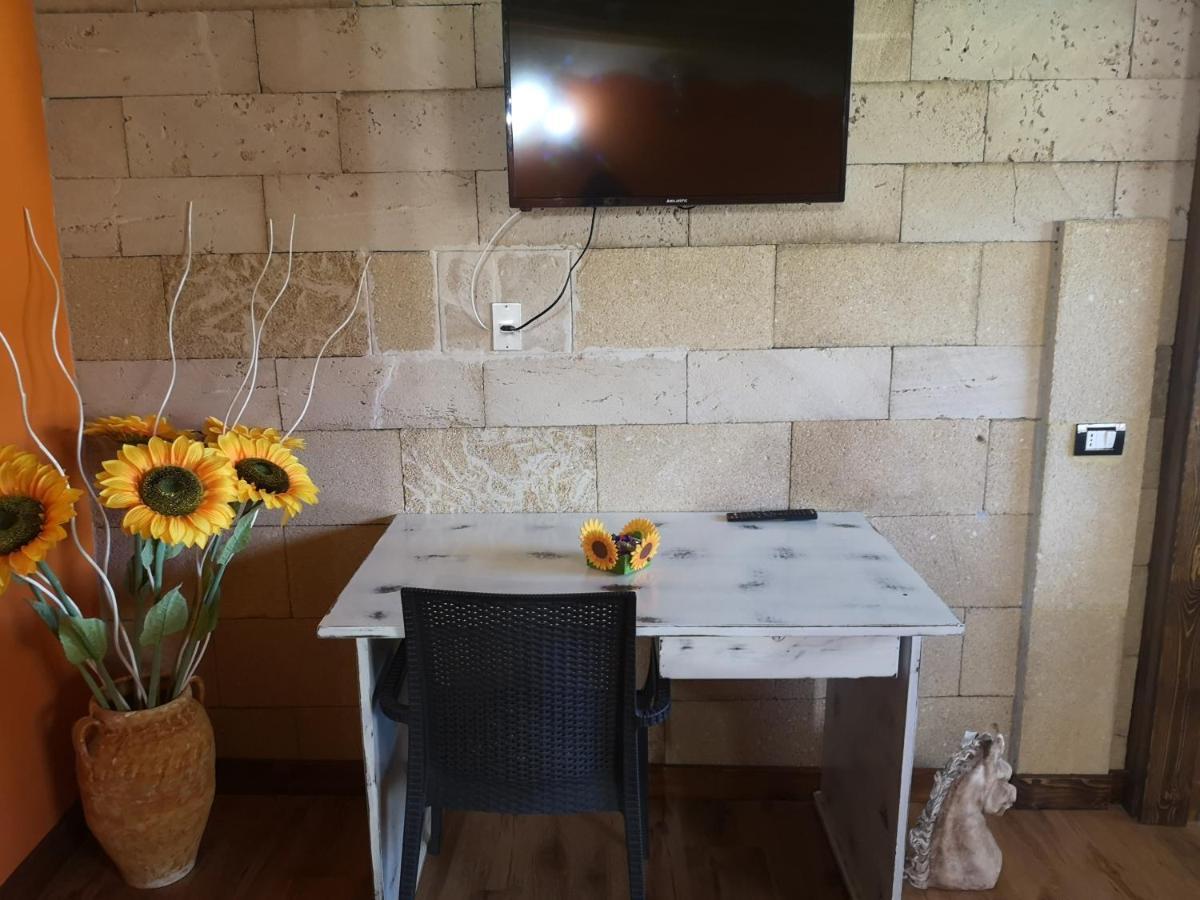 Villa Girasole 蒙泰罗尼迪莱切 外观 照片