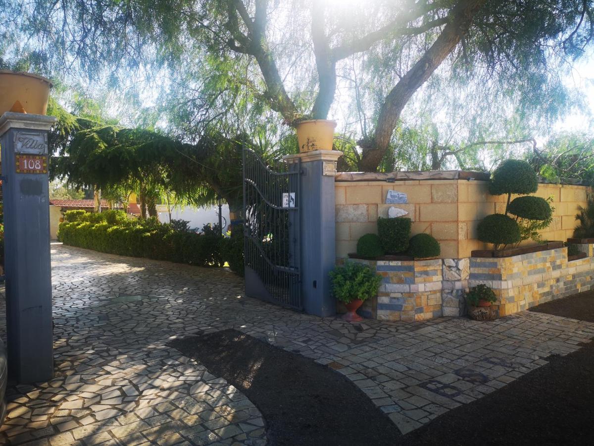 Villa Girasole 蒙泰罗尼迪莱切 外观 照片