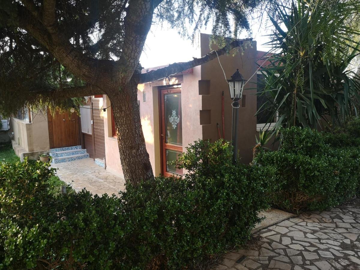 Villa Girasole 蒙泰罗尼迪莱切 外观 照片